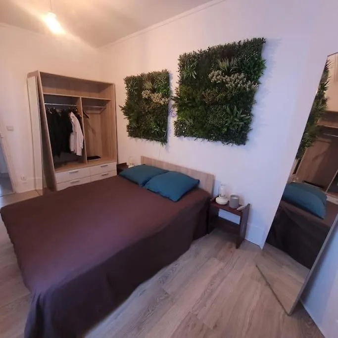 La Fourche Apartment Paris